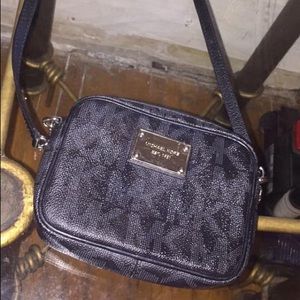 Michael kors crossbody